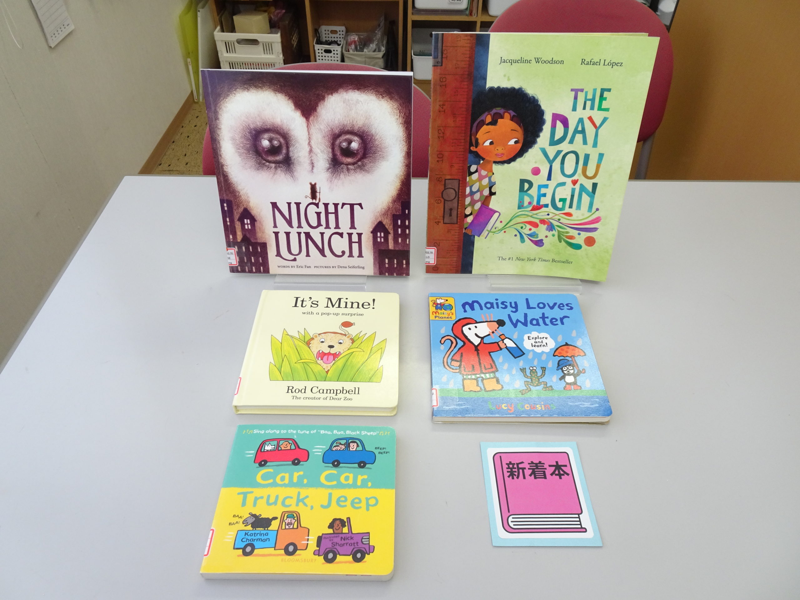 📚 New Arrival: English Picture Books! /新着案内：洋書の絵本が入りました！🌎✨